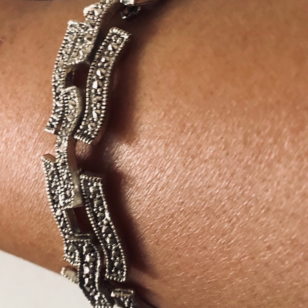 Silver colored metal bracelet